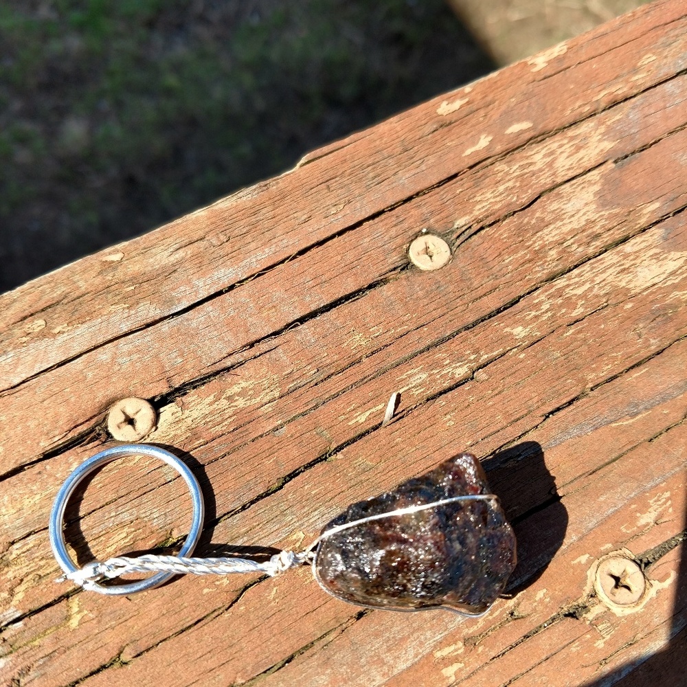 Montana GARNET - Picture 2 of 4